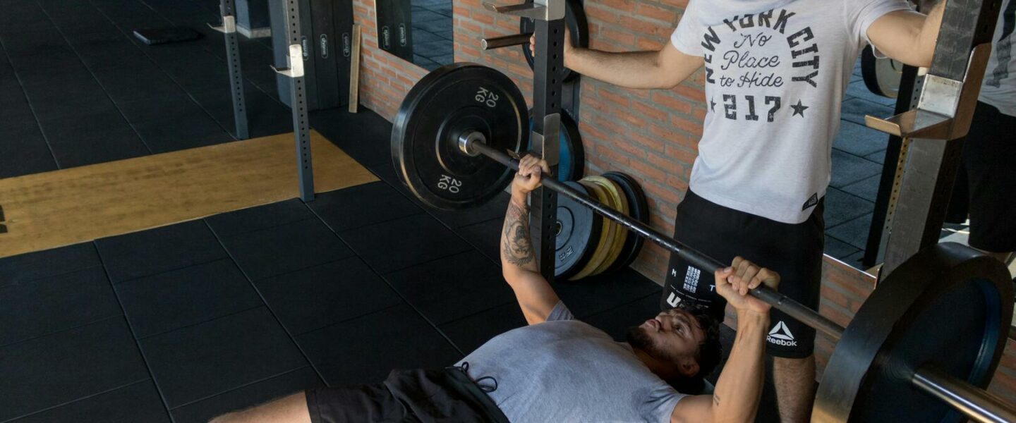 Jakie suplementy wspierają organizm w trakcie intensywnego treningu HIIT?